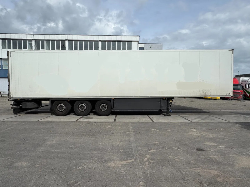 Schmitz Cargobull SKO 24 + THERMO KING SLX 300 D/E TÜV TILL 02-2026 - Refrižeratorius puspriekabė: foto 4 Schmitz Cargobull SKO 24 + THERMO KING SLX 300 D/E TÜV TILL 02-2026 - Refrižeratorius puspriekabė: foto 4