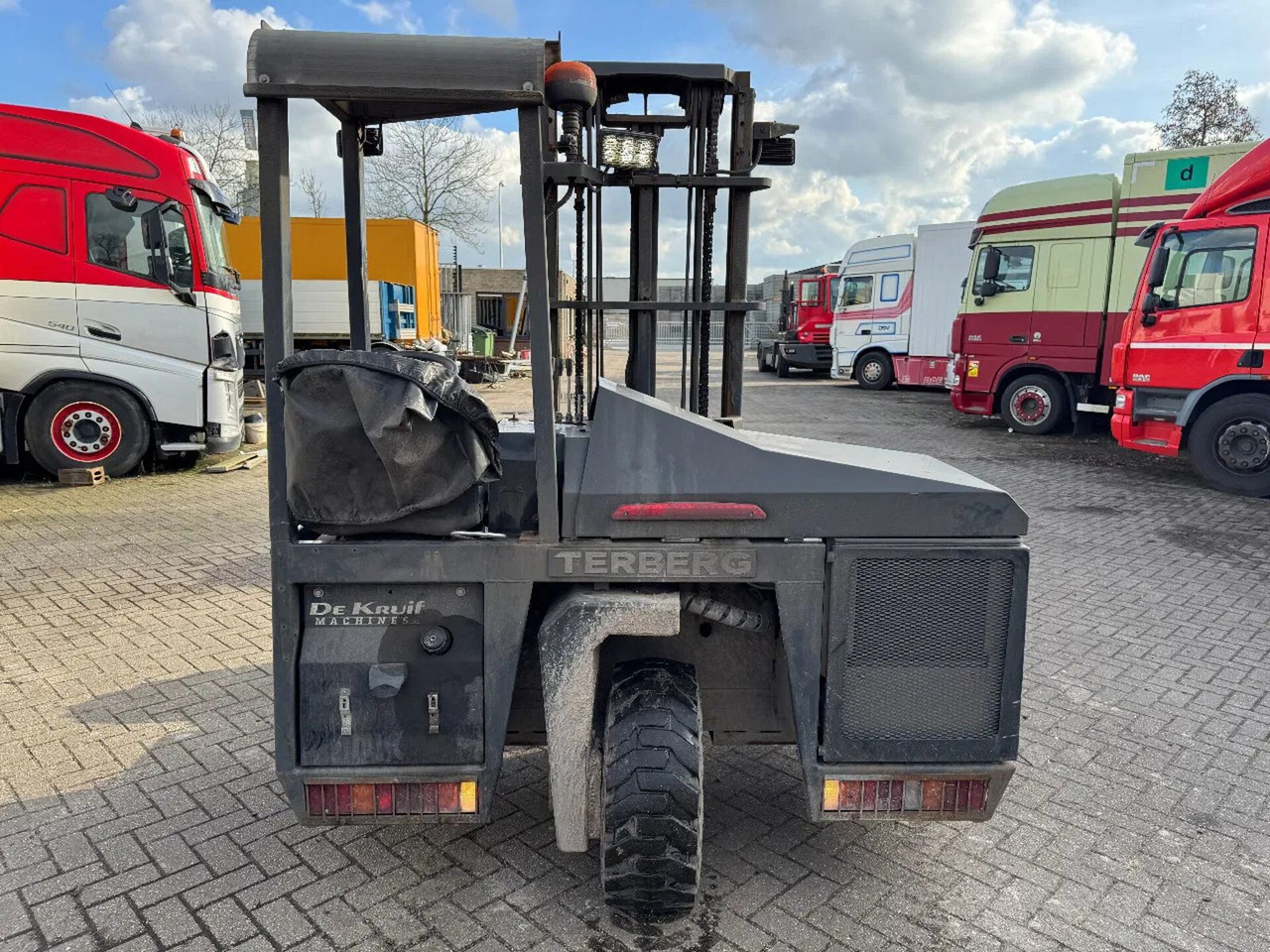 Terberg TKL-MC-3X3 - 2000KG 3,2 LIFTING HEIGHT - Montuojamas prie sunkvežimio krautuvas: foto 5 Terberg TKL-MC-3X3 - 2000KG 3,2 LIFTING HEIGHT - Montuojamas prie sunkvežimio krautuvas: foto 5