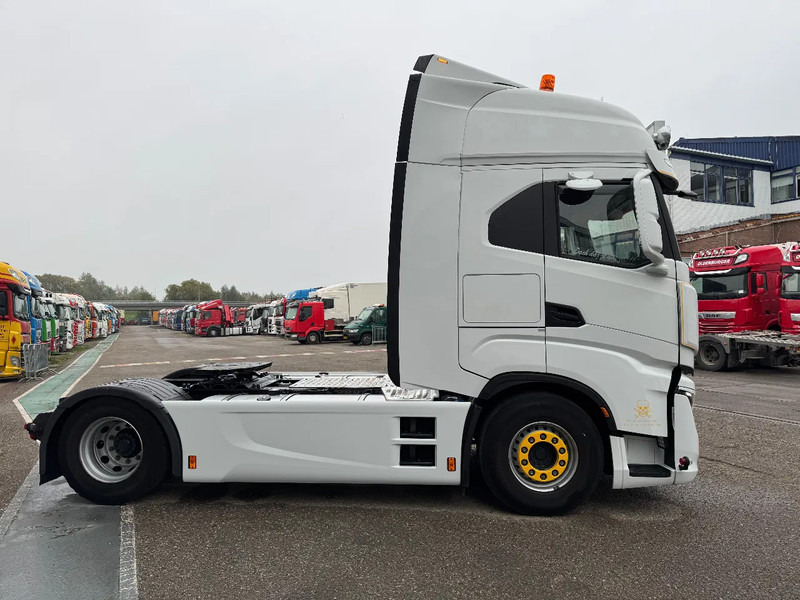 Iveco S-WAY 460 4X2 EURO 6 SKIRTS DOUBLE TANK - Vilkikas: foto 4 Iveco S-WAY 460 4X2 EURO 6 SKIRTS DOUBLE TANK - Vilkikas: foto 4