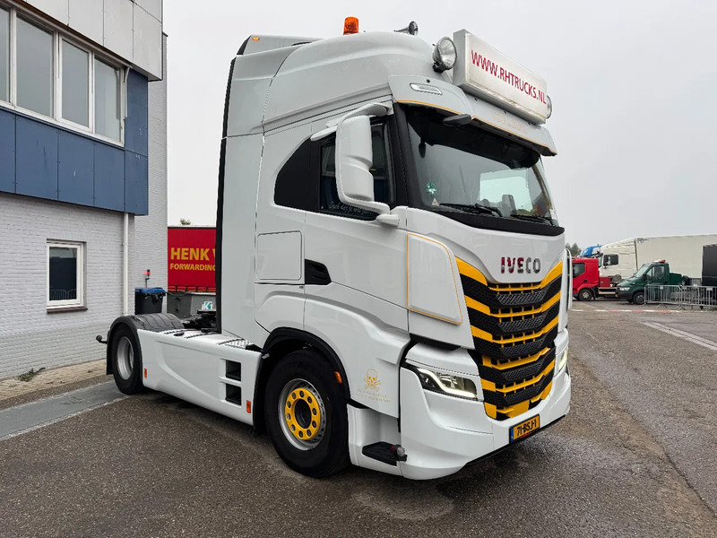 Iveco S-WAY 460 4X2 EURO 6 SKIRTS DOUBLE TANK - Vilkikas: foto 3 Iveco S-WAY 460 4X2 EURO 6 SKIRTS DOUBLE TANK - Vilkikas: foto 3