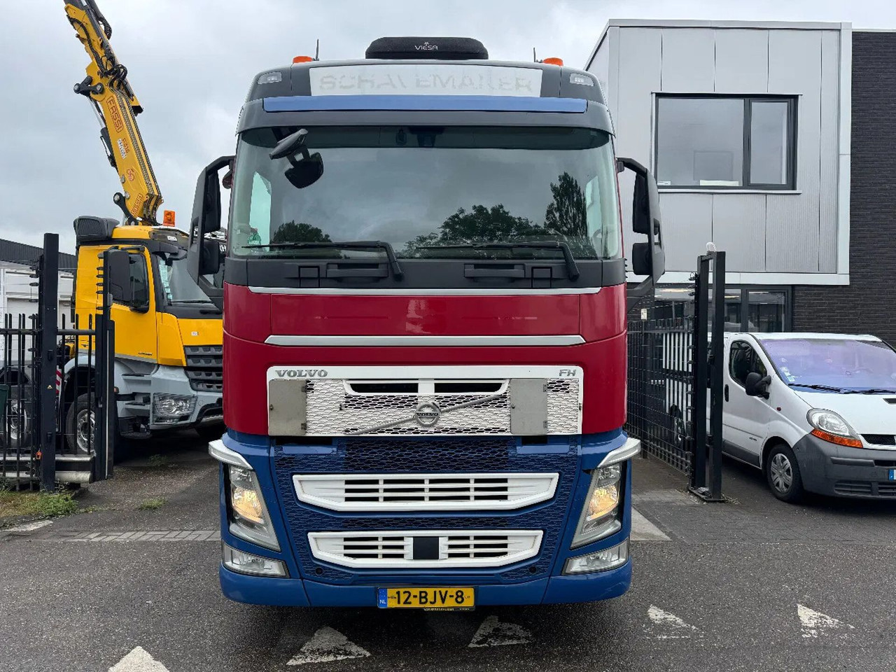 Volvo FH 420 4X2 SPOILERS STANDKLIMA EURO 6 2017 - Vilkikas: foto 2 Volvo FH 420 4X2 SPOILERS STANDKLIMA EURO 6 2017 - Vilkikas: foto 2
