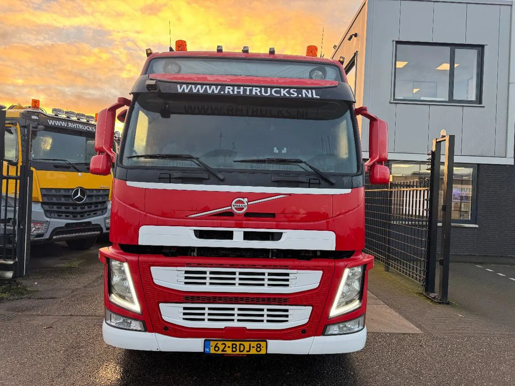 Volvo FM 330 4X2 - EURO 6 + AUTOMATIC + SKIRTS - Vilkikas: foto 2 Volvo FM 330 4X2 - EURO 6 + AUTOMATIC + SKIRTS - Vilkikas: foto 2