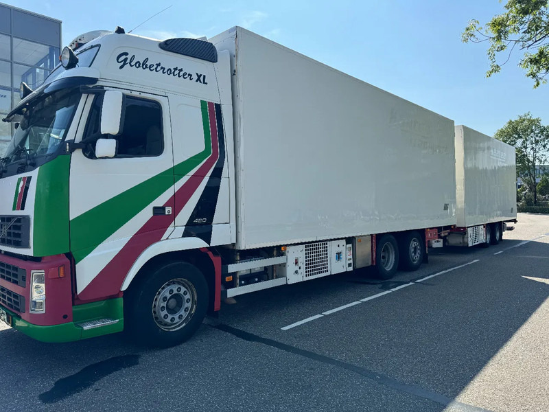 Volvo FH 12.420 6X2 - EURO 3 + HANGER NETAM-FRUEHAUF + THERMOKING + DHOLLANDIA LIFT - Refrižeratorius sunkvežimis: foto 3 Volvo FH 12.420 6X2 - EURO 3 + HANGER NETAM-FRUEHAUF + THERMOKING + DHOLLANDIA LIFT - Refrižeratorius sunkvežimis: foto 3