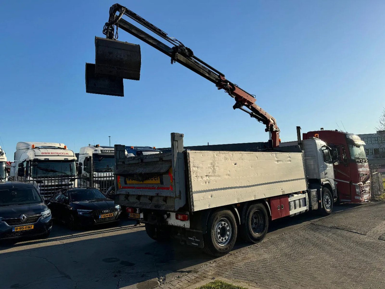 Volvo FM 330 6X2 - EURO 5 + ATLAS 126.3E A2 + REMOTE + - Sunkvežimis su kranu: foto 5 Volvo FM 330 6X2 - EURO 5 + ATLAS 126.3E A2 + REMOTE + - Sunkvežimis su kranu: foto 5