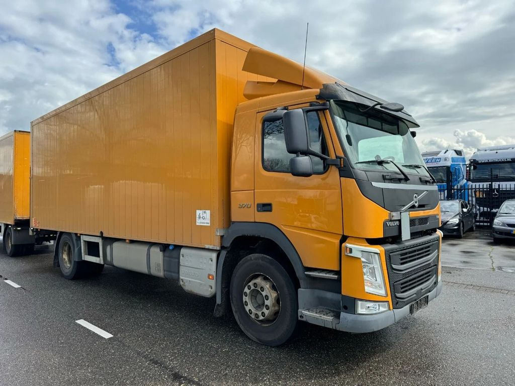 Volvo FM 370 4X2 EURO 6 + CARGOBOX + CARGOLIFT ZEPRO - Furgonas sunkvežimis: foto 3 Volvo FM 370 4X2 EURO 6 + CARGOBOX + CARGOLIFT ZEPRO - Furgonas sunkvežimis: foto 3