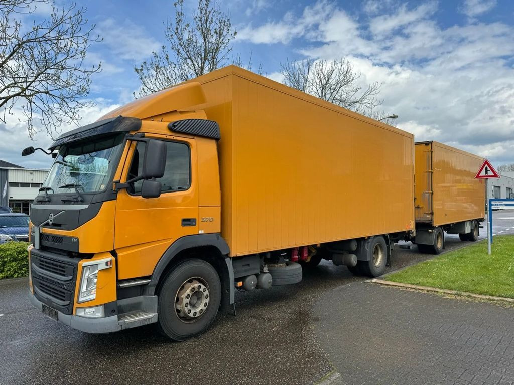 Volvo FM 370 4X2 EURO 6 + HANGER + CARGOBOX + CARGOLIF - Furgonas sunkvežimis: foto 1 Volvo FM 370 4X2 EURO 6 + HANGER + CARGOBOX + CARGOLIF - Furgonas sunkvežimis: foto 1