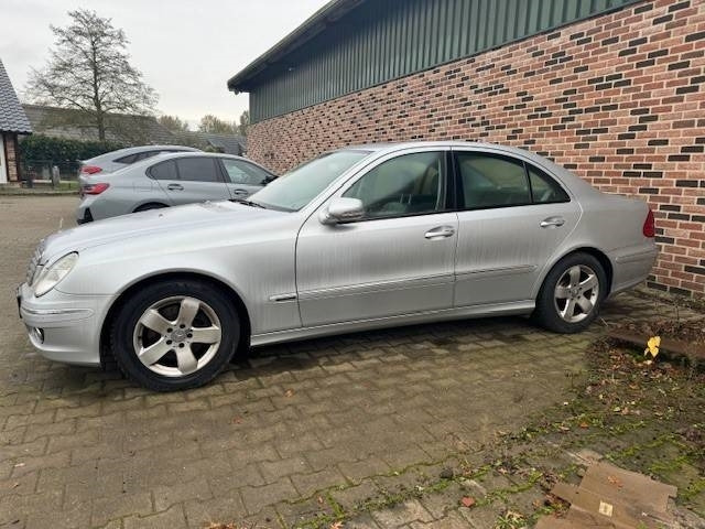 Mercedes-Benz E 280 CDI 4Matic - Lengvasis automobilis: foto 4 Mercedes-Benz E 280 CDI 4Matic - Lengvasis automobilis: foto 4