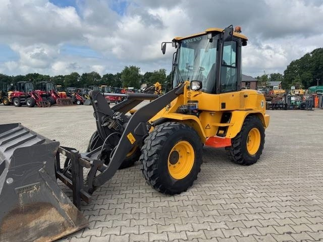 Volvo L 30 G - Ratinis krautuvas: foto 3 Volvo L 30 G - Ratinis krautuvas: foto 3
