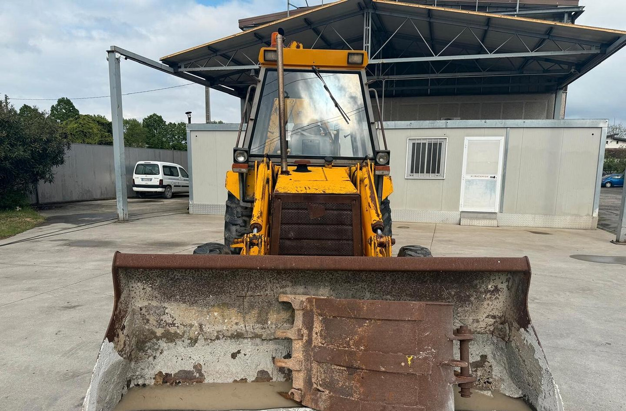 Terna JCB 3CX - Ekskavatorius-krautuvas: foto 2 Terna JCB 3CX - Ekskavatorius-krautuvas: foto 2