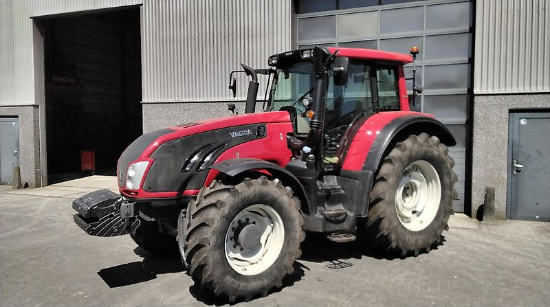 Valtra T153 Versu - Traktorius: foto 1 Valtra T153 Versu - Traktorius: foto 1
