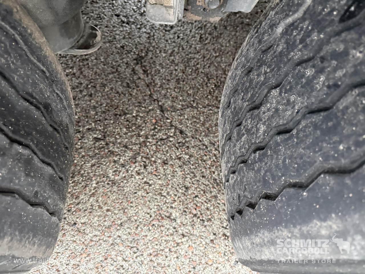 SCHMITZ Curtainsider Standard - Tentinė puspriekabė: foto 4 SCHMITZ Curtainsider Standard - Tentinė puspriekabė: foto 4