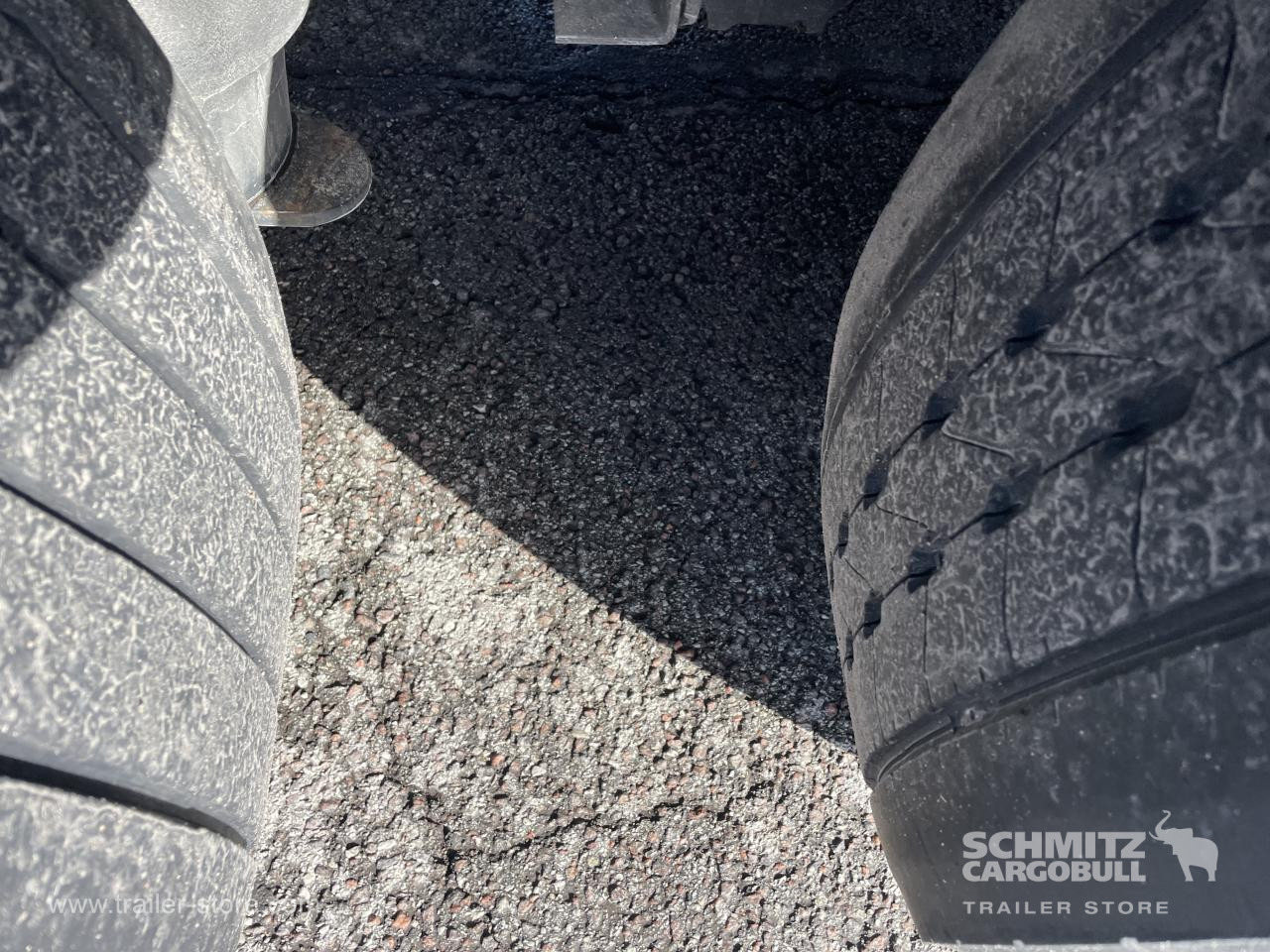 SCHMITZ Curtainsider Standard - Tentinė puspriekabė: foto 3 SCHMITZ Curtainsider Standard - Tentinė puspriekabė: foto 3