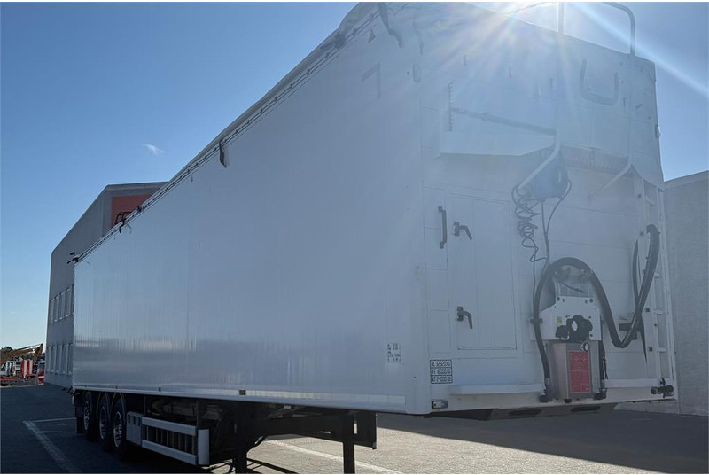 Legras 93 m³ - Su slankiojanciomis grindimis puspriekabė: foto 2 Legras 93 m³ - Su slankiojanciomis grindimis puspriekabė: foto 2