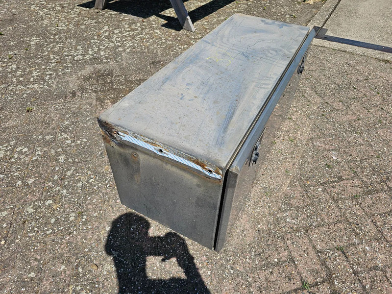 MAN RVS opslag bak - Atsarginės dalys - Sunkvežimis: foto 5 MAN RVS opslag bak - Atsarginės dalys - Sunkvežimis: foto 5