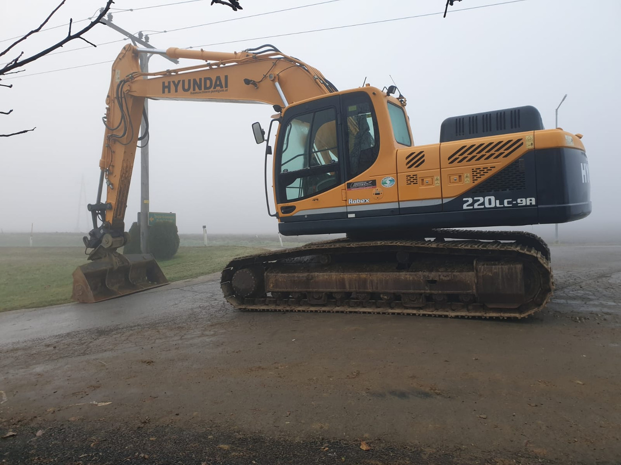 Hyundai R 220 LC-9A - Vikšrinis ekskavatorius: foto 1 Hyundai R 220 LC-9A - Vikšrinis ekskavatorius: foto 1