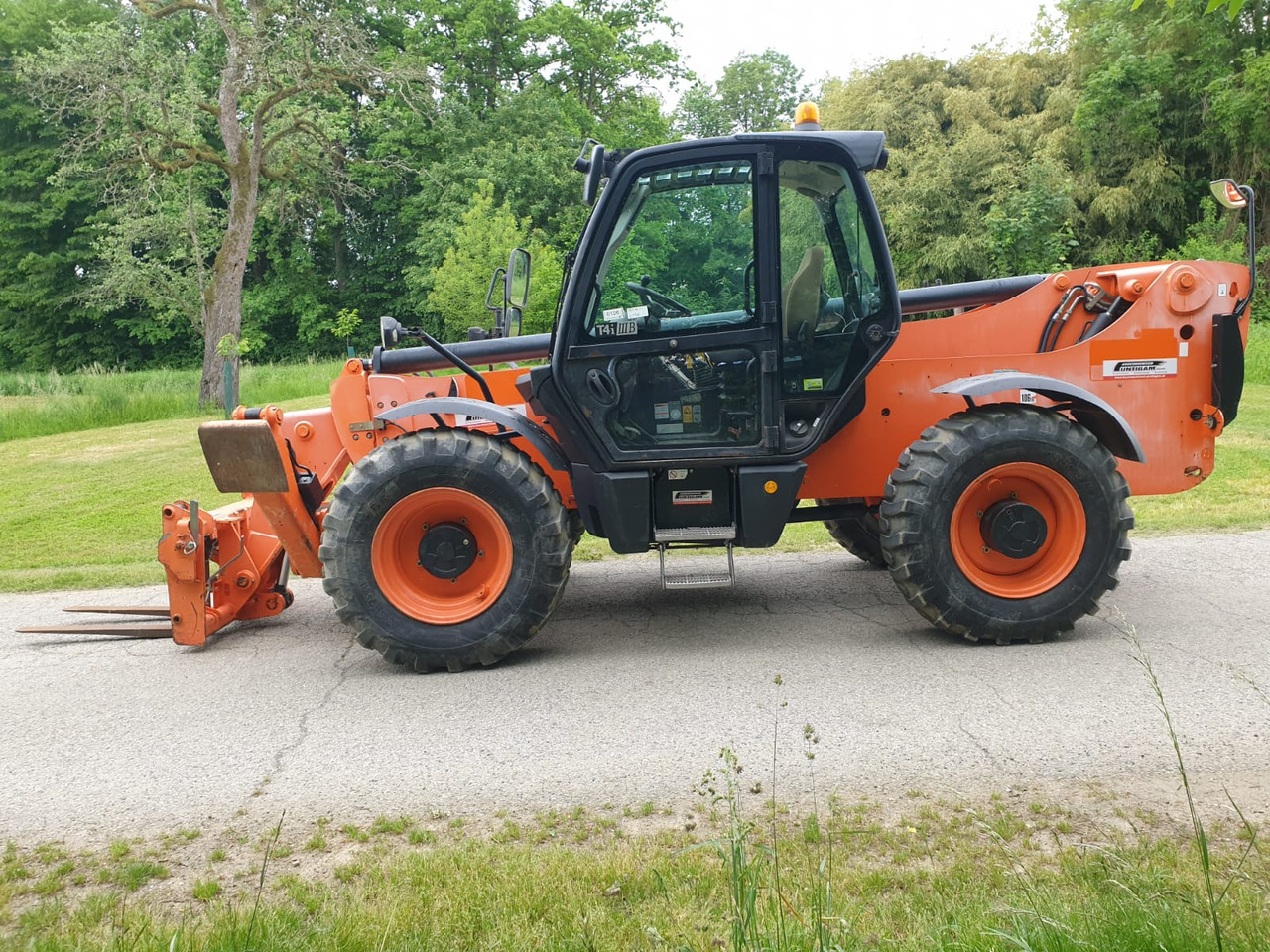 JCB 540-140 - Teleskopinis krautuvas: foto 1 JCB 540-140 - Teleskopinis krautuvas: foto 1