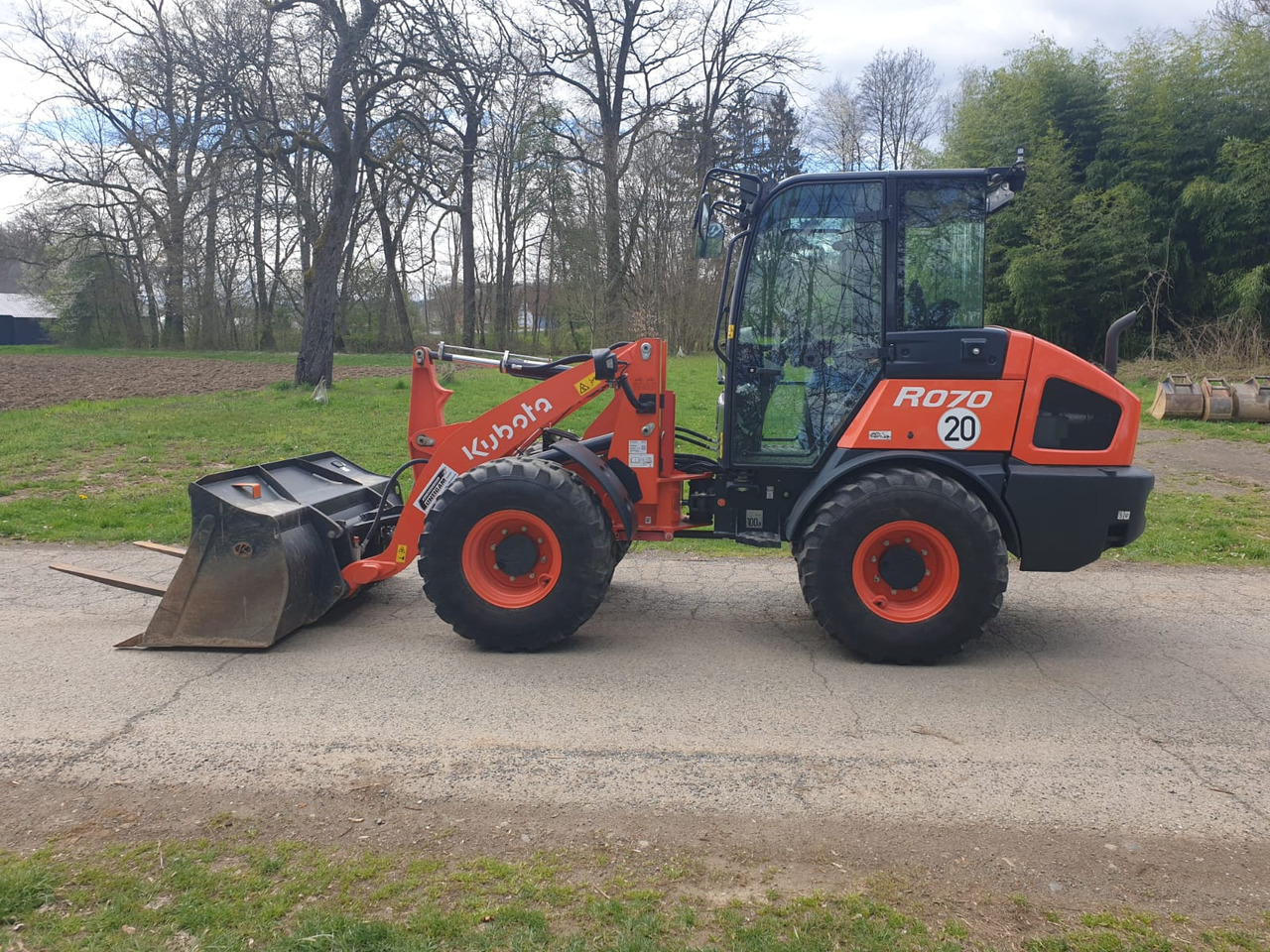 KUBOTA R 070 - Ratinis krautuvas: foto 1 KUBOTA R 070 - Ratinis krautuvas: foto 1