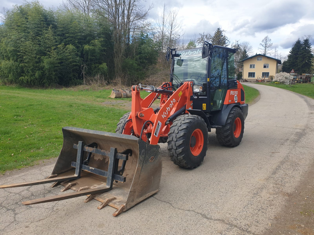 KUBOTA R 070 - Ratinis krautuvas: foto 3 KUBOTA R 070 - Ratinis krautuvas: foto 3