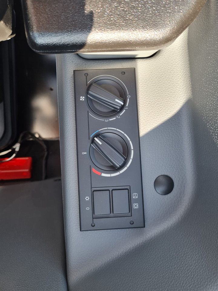 Teleskopinis krautuvas LIEBHERR T 32-7: foto 17