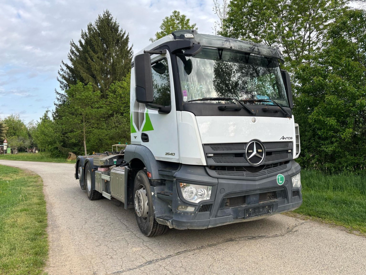 MERCEDES-BENZ Antos 2540 - Nuožulnaus pakėlimo ant platformos sunkvežimis: foto 5 MERCEDES-BENZ Antos 2540 - Nuožulnaus pakėlimo ant platformos sunkvežimis: foto 5