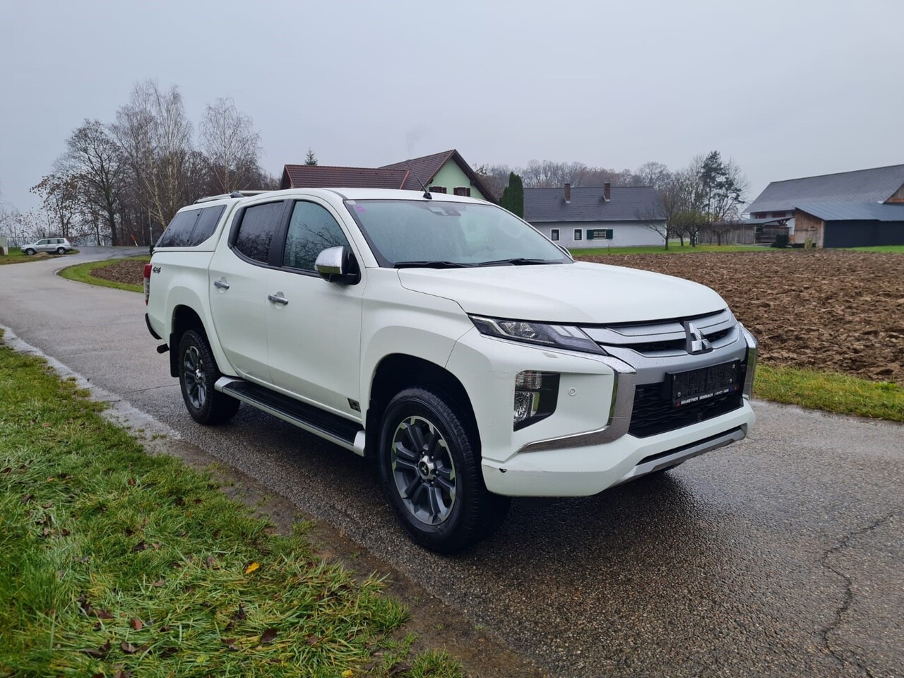 Mitsubishi L 200 - Pikapas: foto 3 Mitsubishi L 200 - Pikapas: foto 3