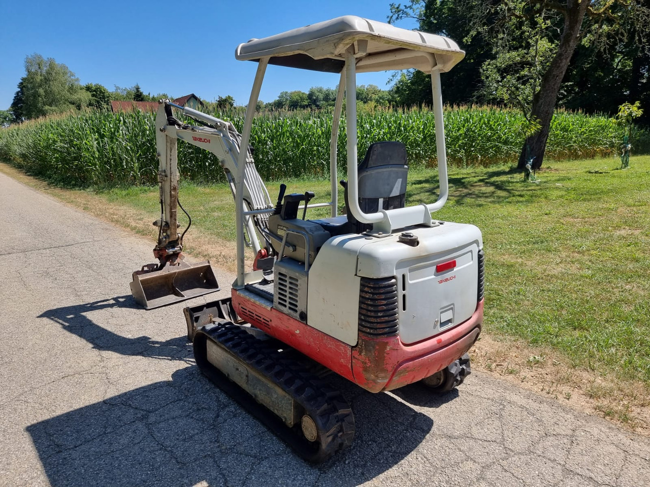 TAKEUCHI TB 016 - Mini ekskavatorius: foto 5 TAKEUCHI TB 016 - Mini ekskavatorius: foto 5