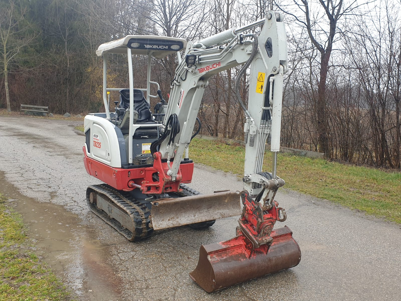 TAKEUCHI TB 225 - Mini ekskavatorius: foto 4 TAKEUCHI TB 225 - Mini ekskavatorius: foto 4