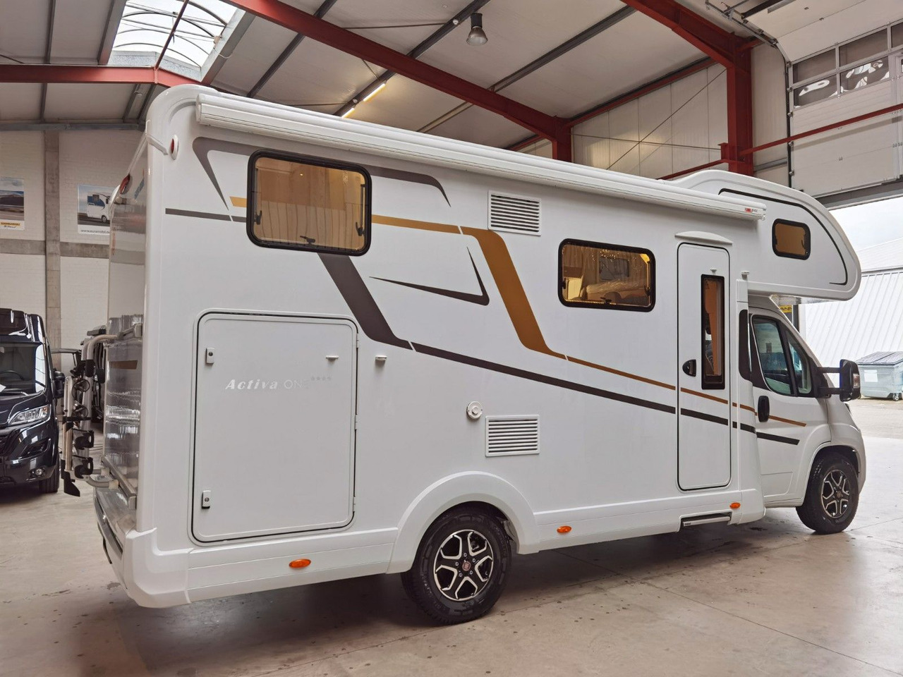Eura Mobil ACTIVA ONE 690 HB / 180PS-40H MAXI/ PANORAMADACH - Alkovenas: foto 4 Eura Mobil ACTIVA ONE 690 HB / 180PS-40H MAXI/ PANORAMADACH - Alkovenas: foto 4