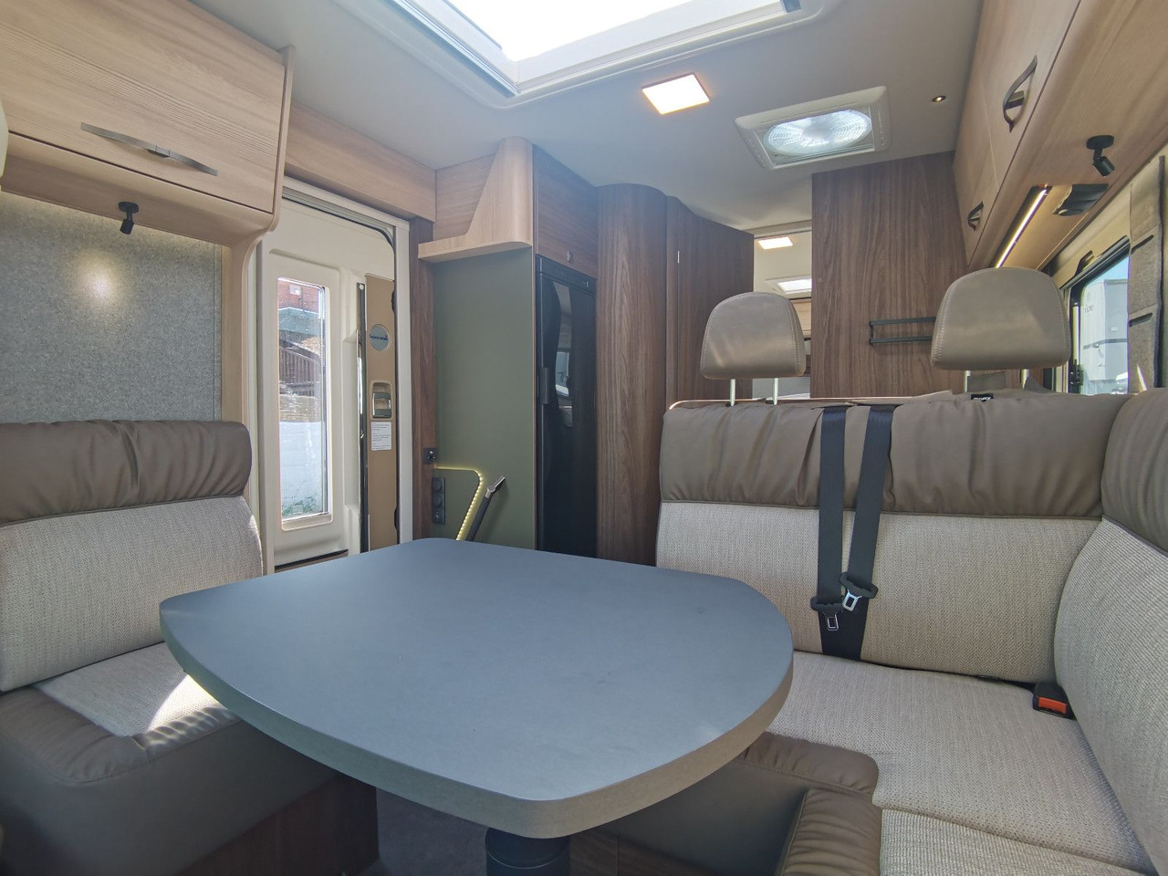 Pusiau integruotas kemperis Eura Mobil PROFILA T 726 EB - MODELL 2025 -MONDIAL PLUS & S: foto 15