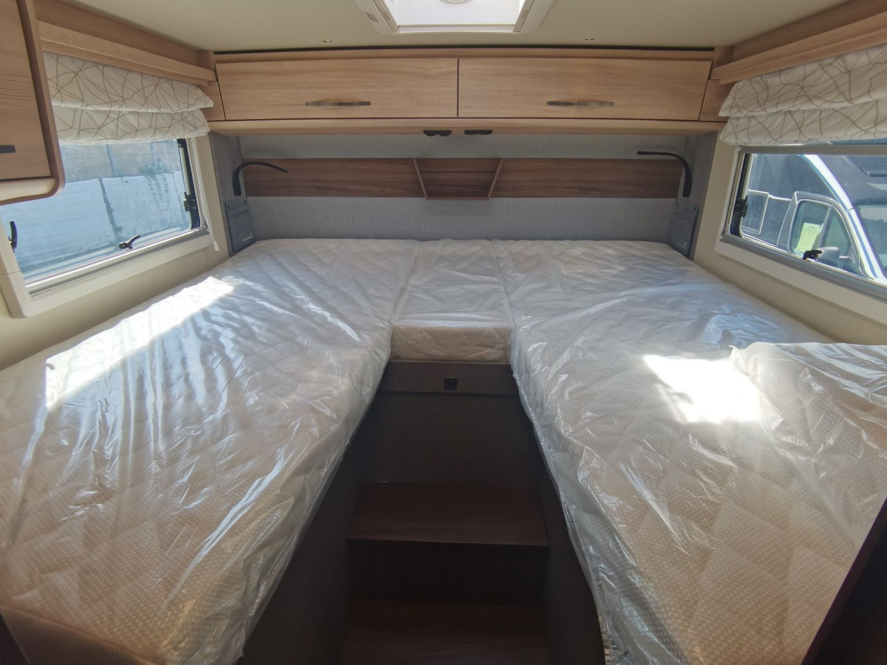 Pusiau integruotas kemperis Eura Mobil PROFILA T 726 EB - MODELL 2025 -MONDIAL PLUS & S: foto 19
