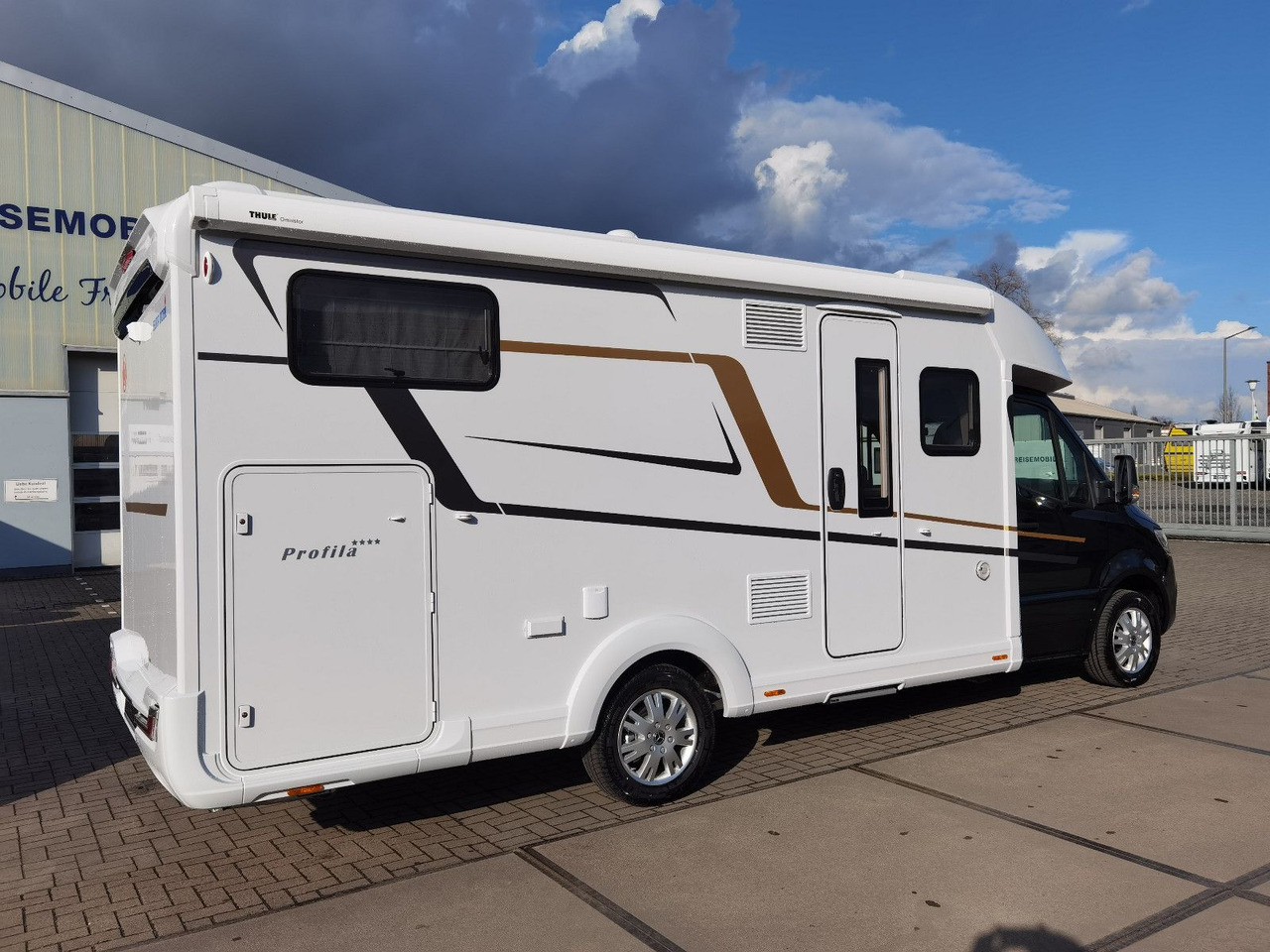 Eura Mobil PROFILA T 726 EF -MOD. 2025 -MONDIAL PLUS & S-P. - Pusiau integruotas kemperis: foto 4 Eura Mobil PROFILA T 726 EF -MOD. 2025 -MONDIAL PLUS & S-P. - Pusiau integruotas kemperis: foto 4