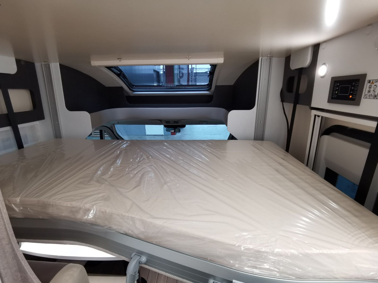 Pusiau integruotas kemperis Forster T 699 EB /-2025-/ 140PS/ EINZELBETTEN & HUBBETT: foto 22