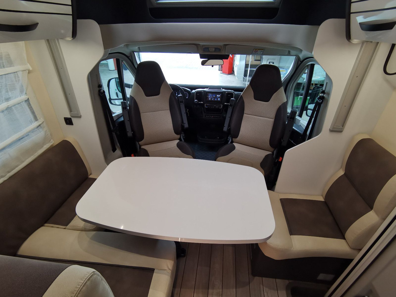 Pusiau integruotas kemperis Forster T 699 EB /-2025-/ 140PS/ EINZELBETTEN & HUBBETT: foto 15