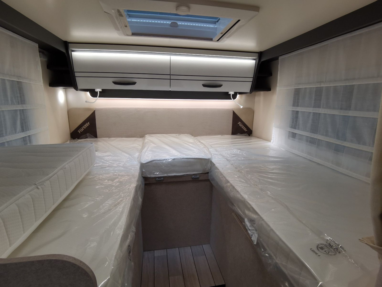 Pusiau integruotas kemperis Forster T 699 EB /-2025-/ 140PS/ EINZELBETTEN & HUBBETT: foto 20