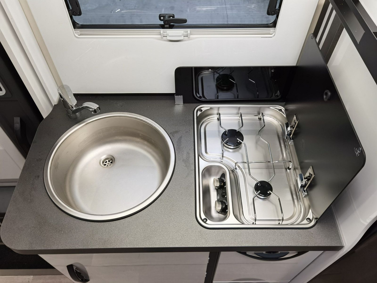 Pusiau integruotas kemperis Forster T 699 EB /-2025-/ 140PS/ EINZELBETTEN & HUBBETT: foto 18