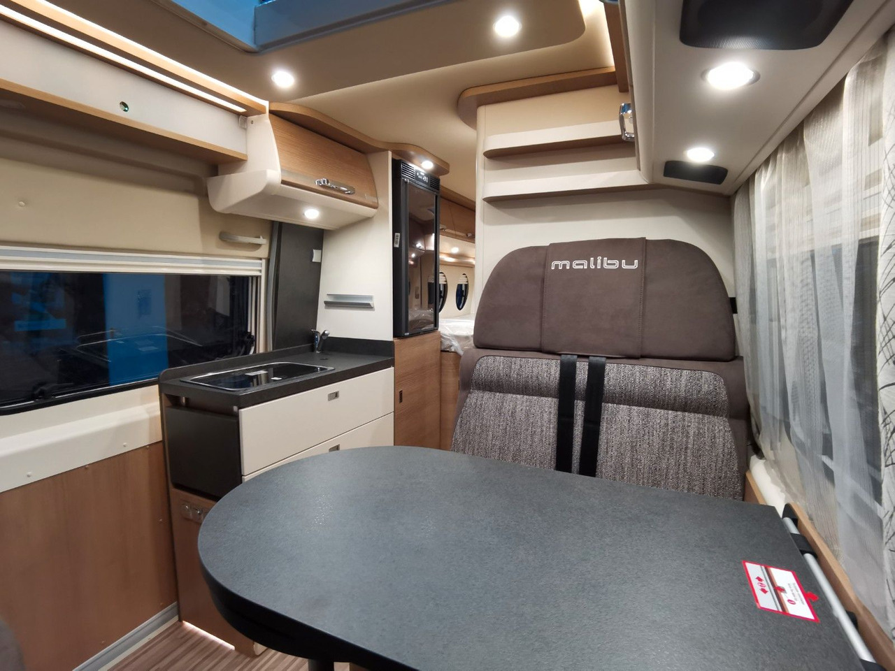 Mikroautobusas kemperis Malibu VAN COMFORT GT - 640 LE / NAVIGATION & KEYLESS: foto 11
