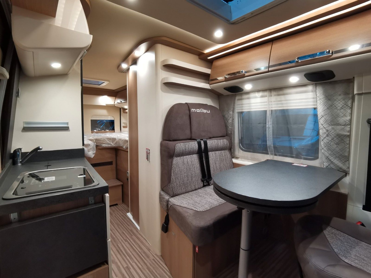 Mikroautobusas kemperis Malibu VAN COMFORT GT - 640 LE / NAVIGATION & KEYLESS: foto 13