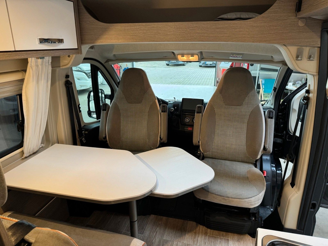 Mikroautobusas kemperis Pössl 2WIN R PLUS / 165PS / 1.HAND / AHK / NAVI / ALU.: foto 17