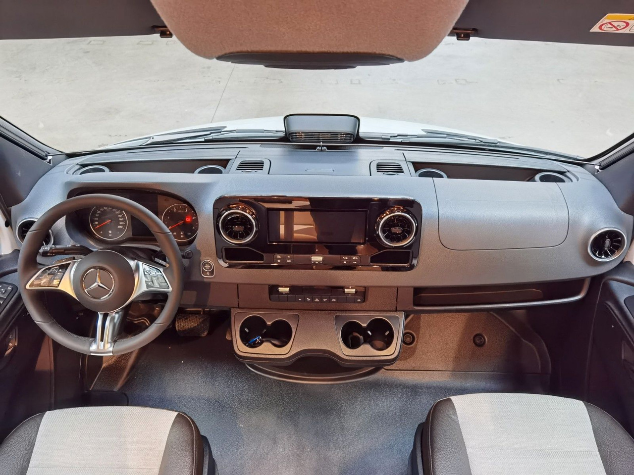 Pusiau integruotas kemperis Weinsberg CARACOMPACT 640 MEG EDITION-PEPPER /-MODELL 2026: foto 11