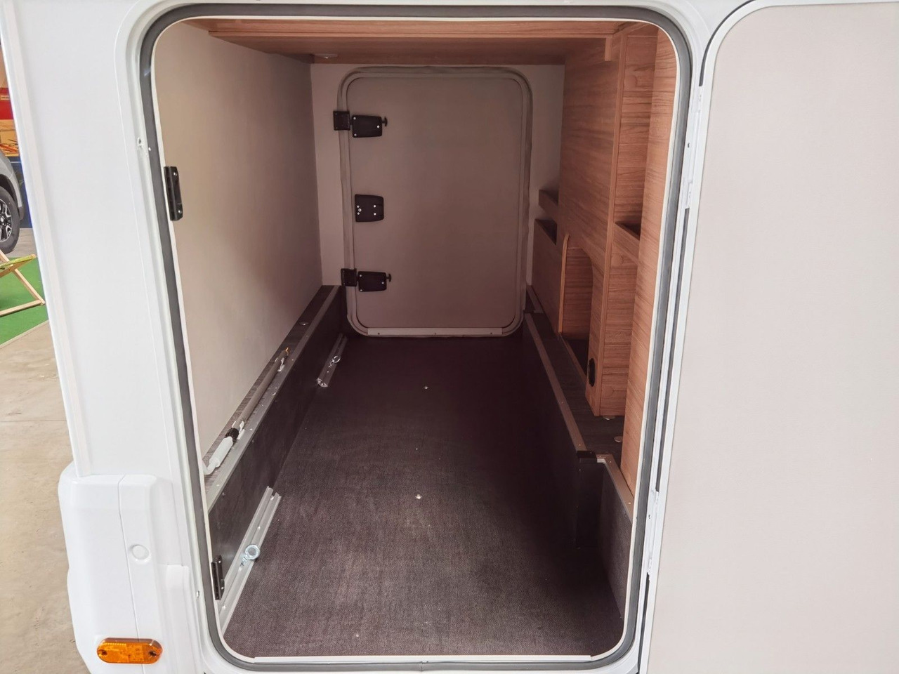 Pusiau integruotas kemperis Weinsberg CARACOMPACT 640 MEG EDITION-PEPPER /-MODELL 2026: foto 10