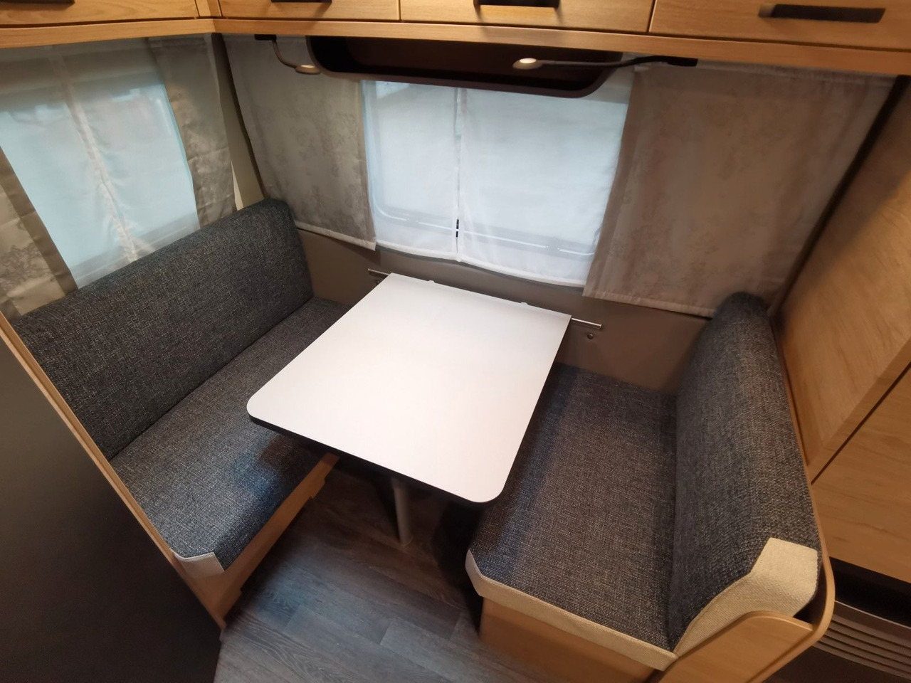 Prikabinamas namelis Weinsberg CARAONE 390 QD  / -2026 -/ ALLE PAKETE: foto 13