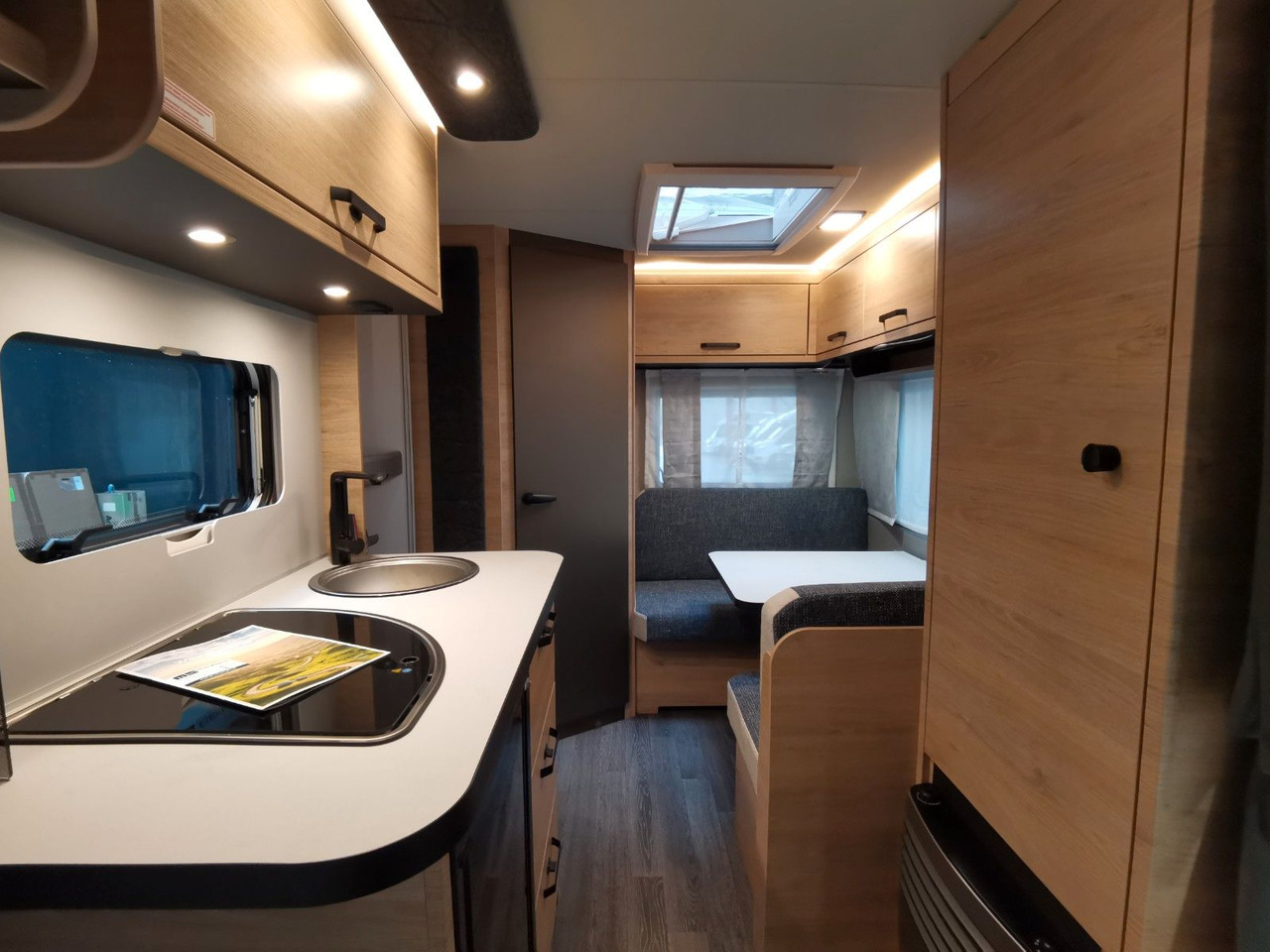 Prikabinamas namelis Weinsberg CARAONE 390 QD  / -2026 -/ ALLE PAKETE: foto 16