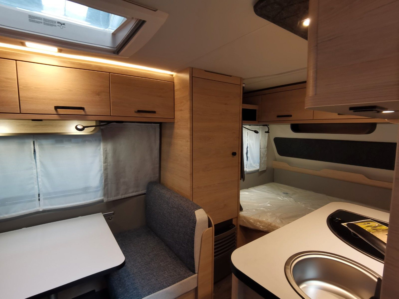 Prikabinamas namelis Weinsberg CARAONE 390 QD  / -2026 -/ ALLE PAKETE: foto 14