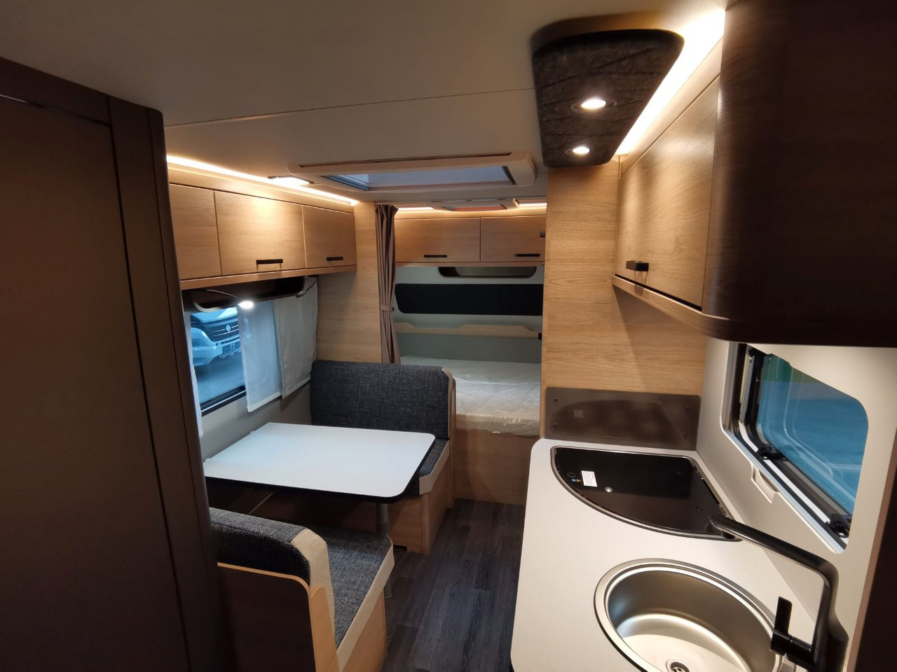 Prikabinamas namelis Weinsberg CARAONE 480 QDK / - 2026 - / ETAGENBETTEN: foto 13 Prikabinamas namelis Weinsberg CARAONE 480 QDK / - 2026 - / ETAGENBETTEN: foto 13