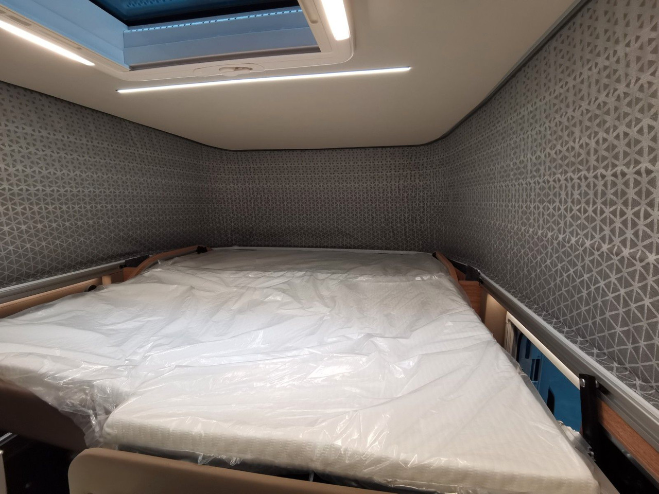 Weinsberg X-CURSION CUV 500 MQ PEPPER ED./-2024-/150PS-DSG lizingą Weinsberg X-CURSION CUV 500 MQ PEPPER ED./-2024-/150PS-DSG: foto 21