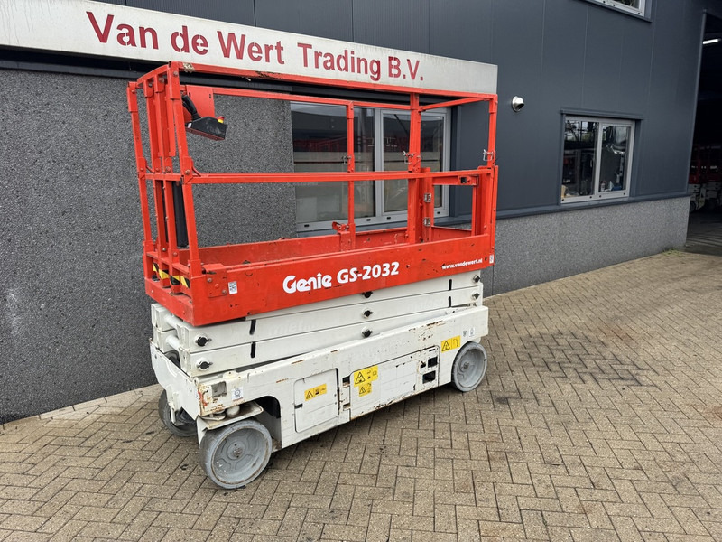 Genie GS2032 schaarlift schaar hoogwerker 2013 uur 8mtr werkhoogte - Žirklinis keltuvas: foto 2 Genie GS2032 schaarlift schaar hoogwerker 2013 uur 8mtr werkhoogte - Žirklinis keltuvas: foto 2