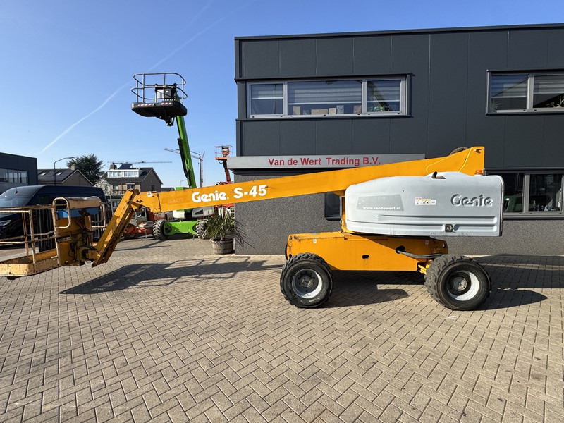 Genie S45 4x4 DEUTZ DIESEL 3000uur 15,7M Werkhoogte - Teleskopinis keltuvas: foto 1 Genie S45 4x4 DEUTZ DIESEL 3000uur 15,7M Werkhoogte - Teleskopinis keltuvas: foto 1