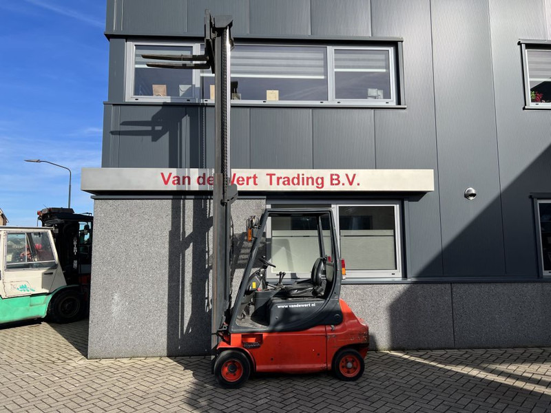 Linde E20P Heftruck Linde E20P Duplo 400 Sideshift elektrisch - Elektrinis krautuvas: foto 5 Linde E20P Heftruck Linde E20P Duplo 400 Sideshift elektrisch - Elektrinis krautuvas: foto 5