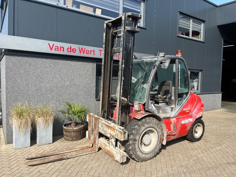 Manitou MSI50T MSI 50T duplo450 SIDESHIFT LUCHTBANDEN 2015 - Dyzelinis krautuvas: foto 3 Manitou MSI50T MSI 50T duplo450 SIDESHIFT LUCHTBANDEN 2015 - Dyzelinis krautuvas: foto 3