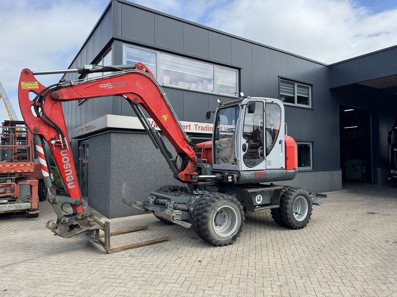 Neuson 9503 WD Mobiele Kraan 2009 Palletvork, Stenenklem, 2x Bak 8860hours Deutz Diesel - Autokranas: foto 3 Neuson 9503 WD Mobiele Kraan 2009 Palletvork, Stenenklem, 2x Bak 8860hours Deutz Diesel - Autokranas: foto 3